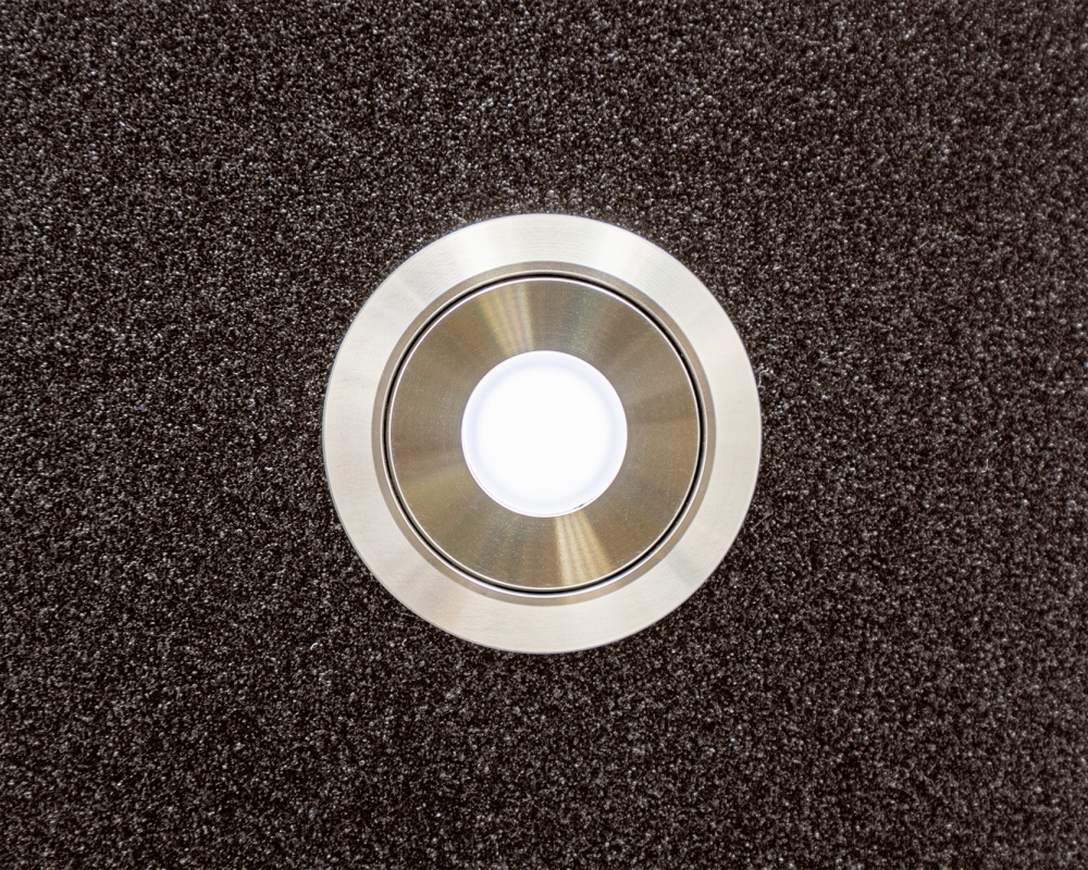 Антивандальная металлическая кнопка ONPOW GQ22-11D/W/24V/S с подсветкой